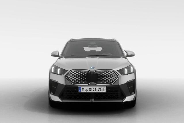 BMW X2 iX2 eDrive20 M Sport Edition | M Sport Pro | Innovation Pack | Comfort Pack | Trekhaak | Glazen Panoramadak