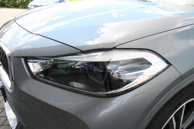 BMW X2 xDrive25e M Sport Automaat / Panoramadak / Achteruitrijcamera / Sportstoelen / Active Cruise Control / LED / Stuurverwarming