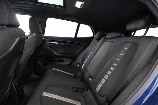 BMW X2 xDrive25e Executive | Panorama | Camera | Lane | Cruise Adaptief | Inparkeer |