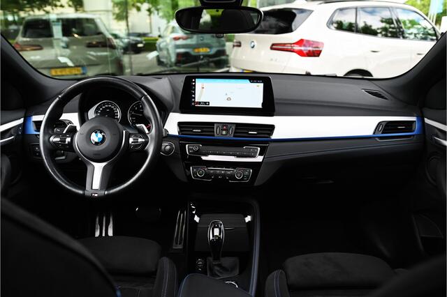 BMW X2 M35i High Executive Automaat / Panoramadak / Trekhaak / M Sportstoelen / Achteruitrijcamera / Active Cruise Control / Comfort Access / Head-Up