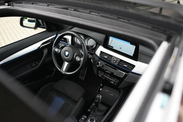 BMW X2 M35i High Executive Automaat / Panoramadak / Trekhaak / M Sportstoelen / Achteruitrijcamera / Active Cruise Control / Comfort Access / Head-Up