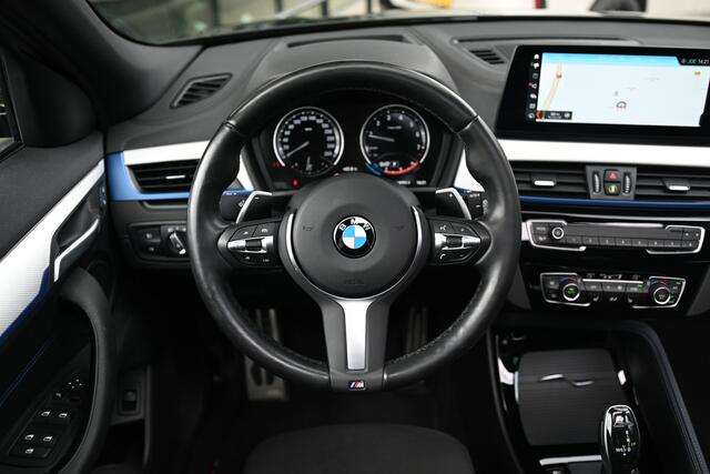 BMW X2 M35i High Executive Automaat / Panoramadak / Trekhaak / M Sportstoelen / Achteruitrijcamera / Active Cruise Control / Comfort Access / Head-Up