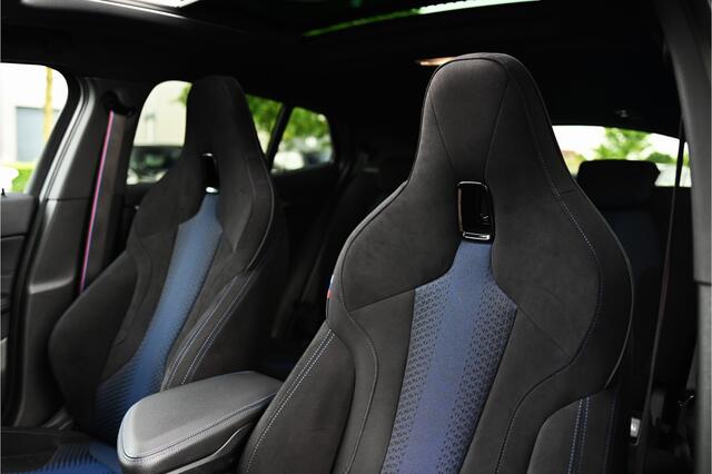 BMW X2 M35i High Executive Automaat / Panoramadak / Trekhaak / M Sportstoelen / Achteruitrijcamera / Active Cruise Control / Comfort Access / Head-Up