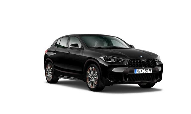 BMW X2 xDrive25e | M-Sport Edition Mesh | Panorama | Schaalstoelen | ACC | Camera | Head-Up | 19"LM | Saphirschwarz