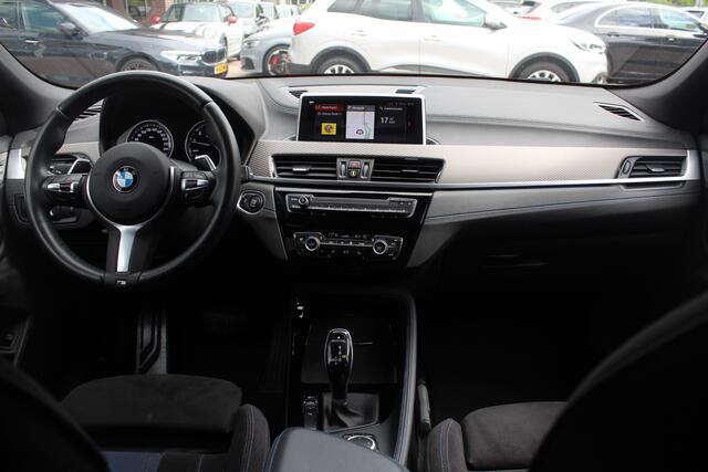 BMW X2 sDrive20i High Exe. M Sport / Trekhaak / Camera / Alcantara bekleding / Keyless / 20'' / Navigatie / Sportstoelen / Cruise Control / Getint glas