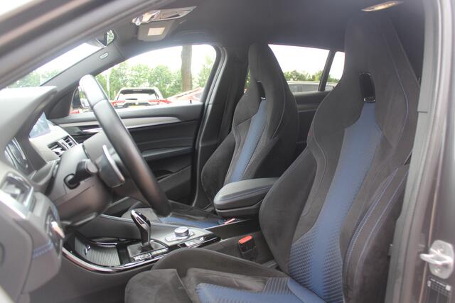 BMW X2 sDrive20i High Exe. M Sport / Trekhaak / Camera / Alcantara bekleding / Keyless / 20'' / Navigatie / Sportstoelen / Cruise Control / Getint glas