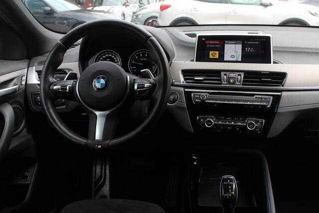 BMW X2 sDrive20i High Exe. M Sport / Trekhaak / Camera / Alcantara bekleding / Keyless / 20'' / Navigatie / Sportstoelen / Cruise Control / Getint glas