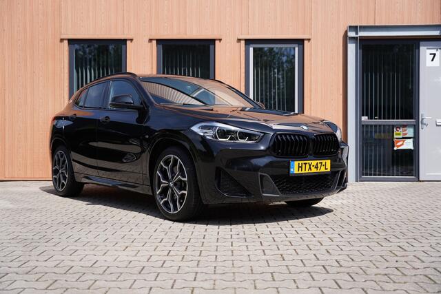 BMW X2 20i | sDrive | M-Sport | Panorama | Trekhaak | Head-up