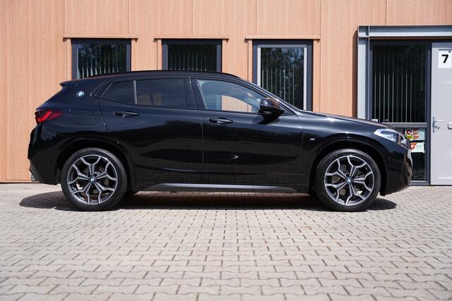 BMW X2 20i | sDrive | M-Sport | Panorama | Trekhaak | Head-up