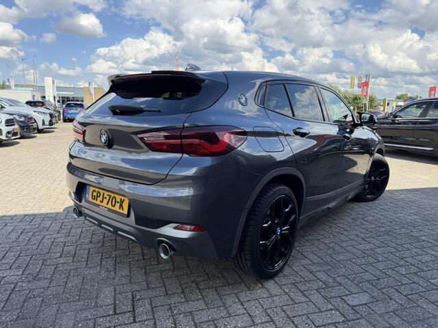BMW X2 sDrive20i High Executive M Sport X LED Lederen bekleding Achteruitrijcamera Slechts 21.300 KM!!