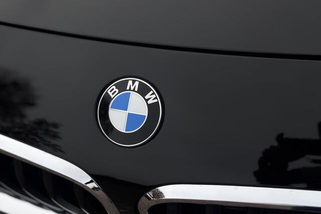 BMW X2 sDrive20i | Panodak | Sportstoelen | Camera | Trekhaak | Stoelverwarming