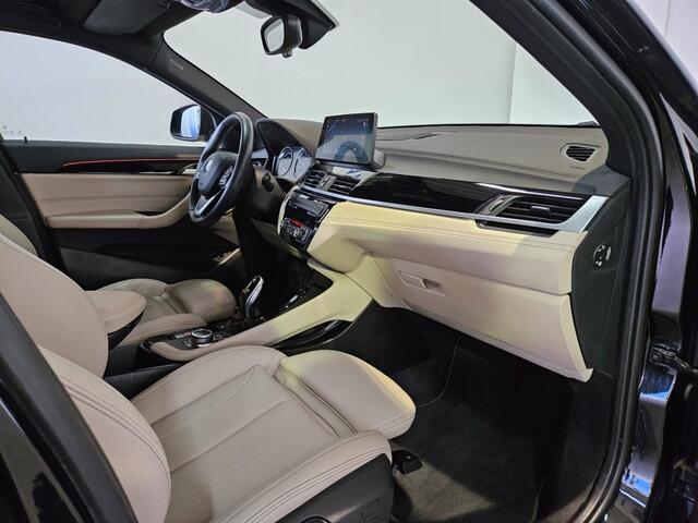 BMW X2 sDrive20i High Executive Edition / Sportstoelen / Camera / NL Auto