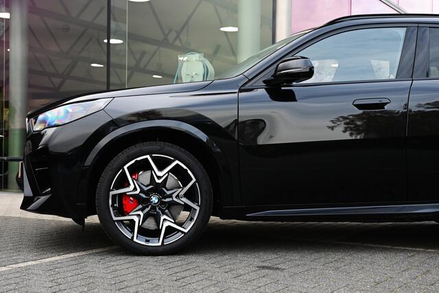 BMW X2 iX2 eDrive20 M Sport / Panoramadak / Trekhaak / Sportstoelen / Comfort Access / M Adaptief onderstel / Adaptieve LED / Parking Assistant Plus