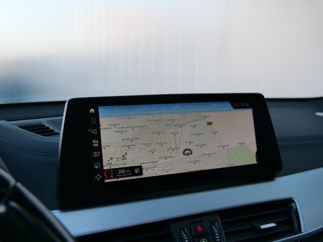 BMW X2 sDrive18i 141pk Executive Edition Automaat Trekhaak / M-Pakket / Panoramadak / Camera