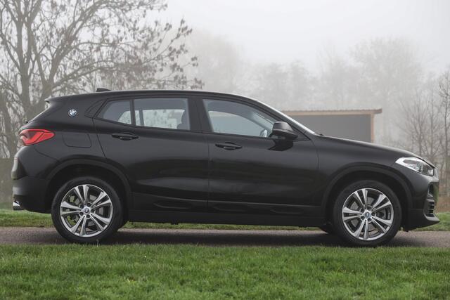 BMW X2 sDrive20i 192 PK Executive ? LED ? Head-Up ? Navi