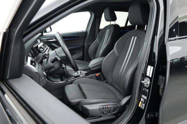 BMW X2 xDrive25e M Sport | Apple CarPlay en Android Auto | Memory | Pano | Navi | Cruise | LED | 19"