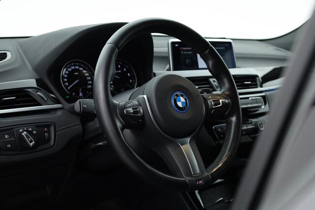 BMW X2 xDrive25e M Sport | Apple CarPlay en Android Auto | Memory | Pano | Navi | Cruise | LED | 19"