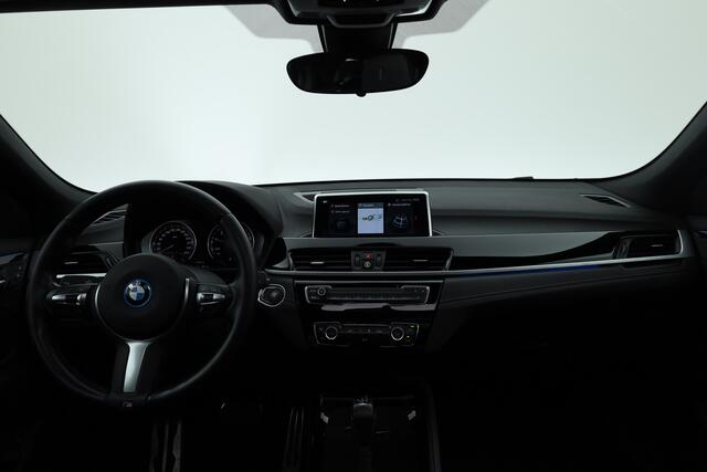 BMW X2 xDrive25e M Sport | Apple CarPlay en Android Auto | Memory | Pano | Navi | Cruise | LED | 19"