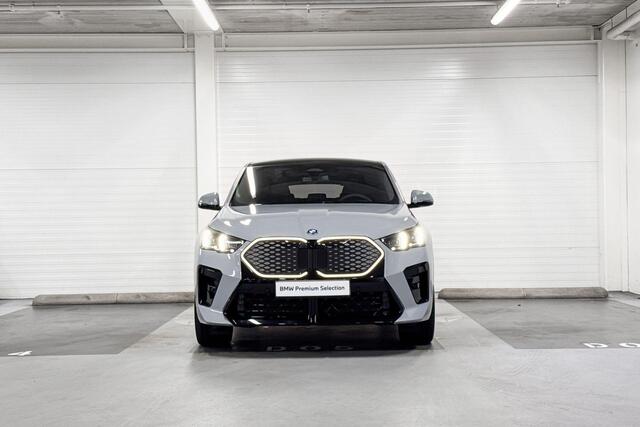 BMW X2 iX2 eDrive20 | M-Sport Pro | Innovation Pack | Comfort Pack | Driving Assistant Plus | Harman/Kardon | Panoramadak | Comfort Access