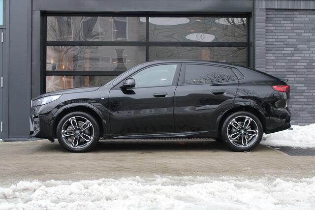 BMW X2 sDrive20i | M-SPORT | 360 CAMERA | HUD | KEYLESS | SPORTSTOELEN |