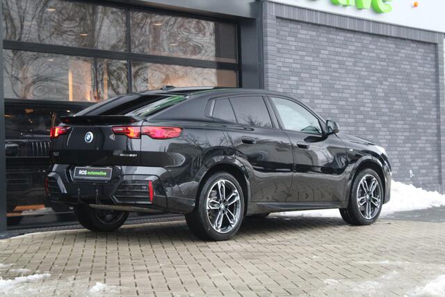 BMW X2 sDrive20i | M-SPORT | 360 CAMERA | HUD | KEYLESS | SPORTSTOELEN |