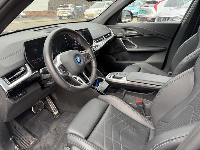 BMW X2 iX2 eDrive20 67 kWh M SPORT | ORIG NL AUTO | 1E EIG. | TOPSTAAT! | 100% ONGEVAL VERLEDEN VRIJ! | DAB+ | ACTIVE GUARD | PARK PACKAGE | COMFORT ACCES | STOELVERWARMING ETC