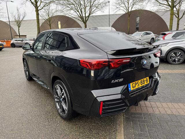 BMW X2 iX2 eDrive20 67 kWh M SPORT | ORIG NL AUTO | 1E EIG. | TOPSTAAT! | 100% ONGEVAL VERLEDEN VRIJ! | DAB+ | ACTIVE GUARD | PARK PACKAGE | COMFORT ACCES | STOELVERWARMING ETC