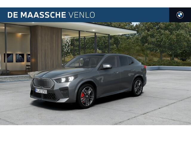 BMW X2 iX2 eDrive20 High Executive M Sport / Panoramadak / Trekhaak / Sportstoelen / M Adaptief onderstel / Comfort Access / Adaptieve LED / Head-Up / Harman-Kardon
