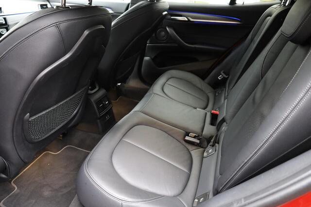 BMW X2 sDrive20i High Executive M-Sport TREKHAAK PANO LEER H&K-AUDIO CAMERA STOELVER. CRUISE CLIMA NAVI DAB 2XPDC 19''LMV NAP