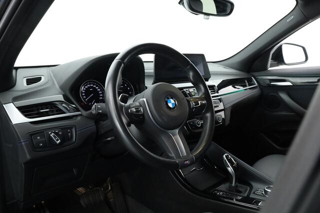 BMW X2 xDrive20i M Sport | HUD | Navi + Apple CarPlay | Camera | Stoelverw. | 19'' | Park Assist | Elek. Achterklep