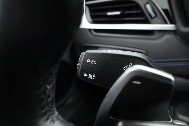 BMW X2 xDrive20i M Sport | HUD | Navi + Apple CarPlay | Camera | Stoelverw. | 19'' | Park Assist | Elek. Achterklep