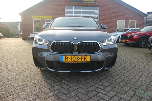 BMW X2 sDrive18i High Executive Trekhaak Navigatie