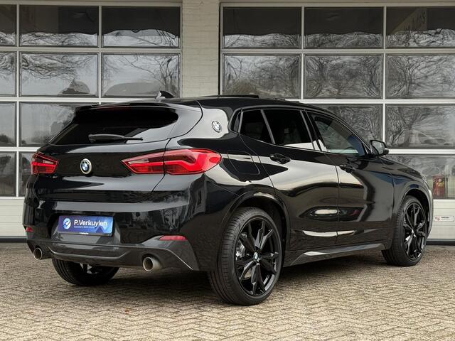 BMW X2 sDrive20i M SPORT | LEDER | PANORAMA | STOELVERWARMING | 18 INCH LM VELGEN |