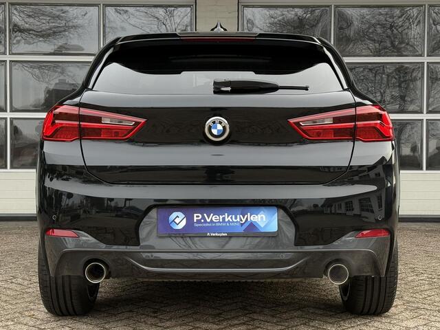 BMW X2 sDrive20i M SPORT | LEDER | PANORAMA | STOELVERWARMING | 18 INCH LM VELGEN |