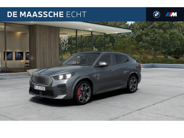 BMW X2 iX2 eDrive20 / Panoramadak / Trekhaak / M Sportstoelen / Head-Up / M Adaptief onderstel / Parking Assistant Plus / Adaptieve LED