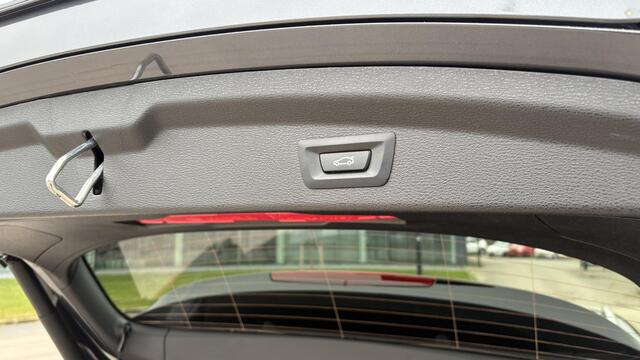 BMW X2 sDrive18i High Executive M-Sport 20" LMV