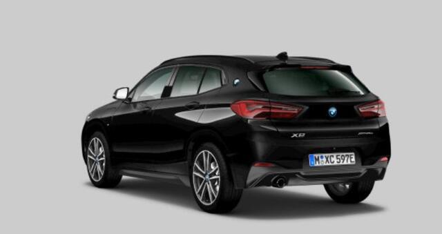 BMW X2 xDrive25e High Executive M Sport - Panoramadak - Elektrisch verwarmde voorstoelen - Getinte Ruiten - Comfort Access - Park Assistant - Head up - Harman Kardon - Navigatiesysteem Plus - Stuurwielrand verwarmd -