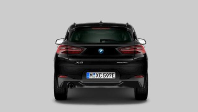 BMW X2 xDrive25e High Executive M Sport - Panoramadak - Elektrisch verwarmde voorstoelen - Getinte Ruiten - Comfort Access - Park Assistant - Head up - Harman Kardon - Navigatiesysteem Plus - Stuurwielrand verwarmd -