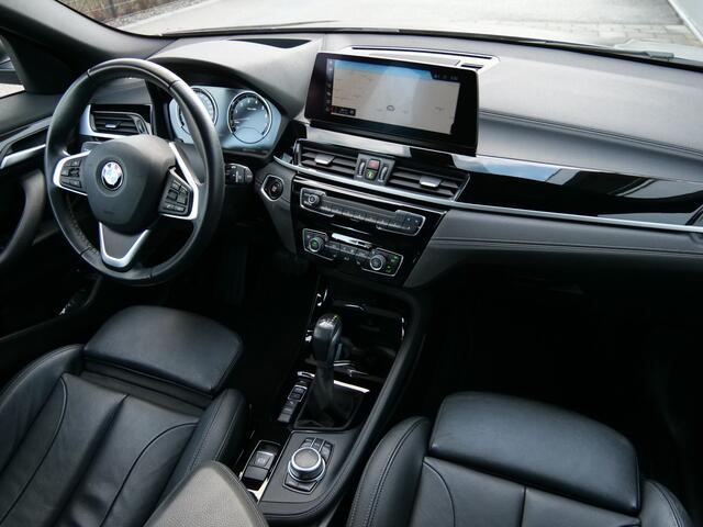 BMW X2 xDrive25e High Executive 220 Pk Automaat Navi / DAB / Leer / Apple Carplay / Camera
