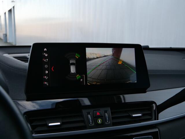 BMW X2 xDrive25e High Executive 220 Pk Automaat Navi / DAB / Leer / Apple Carplay / Camera