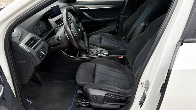 BMW X2 sDrive20i High Executive M-Sport Pano Alcantara Navi groot