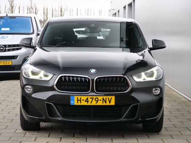 BMW X2 sDrive20i High Executive 192 Pk Automaat M-pakket / Navigatie / PDC / Trekhaak afneembaar / Stoelverwarming