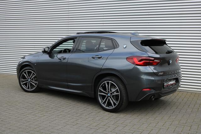 BMW X2 xDrive25e M-Sportpakket Shadowline 220PK (Panoramadak Sportleder/Memory Navi/Camera Harman/Kardon HeadUp Keyless Full-Led 19M-Velg PrivacyGlass)