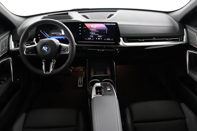 BMW X2 iX2 eDrive20 67 kWh M Sport Edition | M Sportpakket Pro | Innovation Pack | Driving Assistant Plus | Comfort Access | Panoramadak | Harman-Kardon | Head-Up |