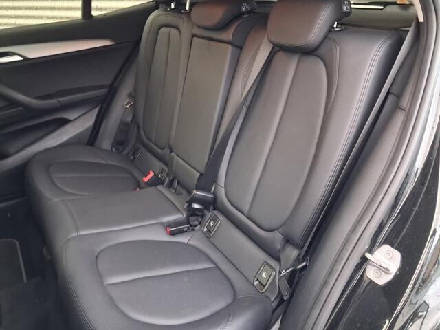BMW X2 sDrive18i Executive | Nieuw Binnen! | Stoelverwarming | Leder | Pano