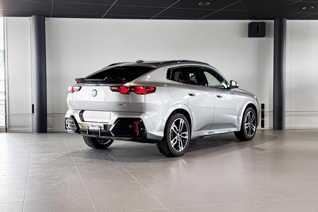 BMW X2 iX2 eDrive20 M Sport Edition | Glazen Panoramadak | Comfort Access | Stoelverwarming | Harman Kardon |