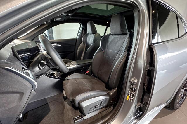 BMW X2 iX2 eDrive20 M Sport Edition | Glazen Panoramadak | Comfort Access | Stoelverwarming | Harman Kardon |