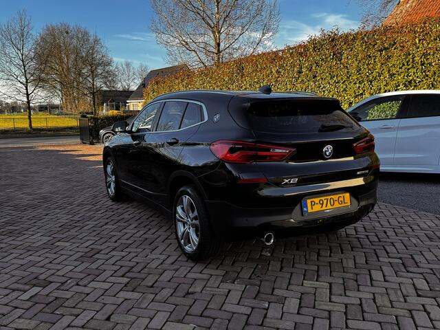 BMW X2 sDrive18i | St.verw | Nav | LMV 18inch | Zw.grille | TrekHaak!