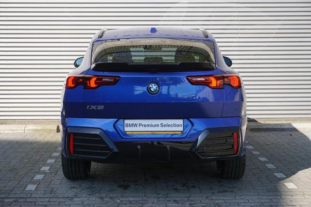BMW X2 iX2 xDrive30 M Sportpakket Pro | Innovation Pack | Comfort Pack | Glazen panoramadak | Parking Assistant Plus | BMW Head-Up Display | Ekris Selection