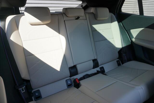 BMW X2 iX2 xDrive30 M Sportpakket Pro | Innovation Pack | Comfort Pack | Glazen panoramadak | Parking Assistant Plus | BMW Head-Up Display | Ekris Selection